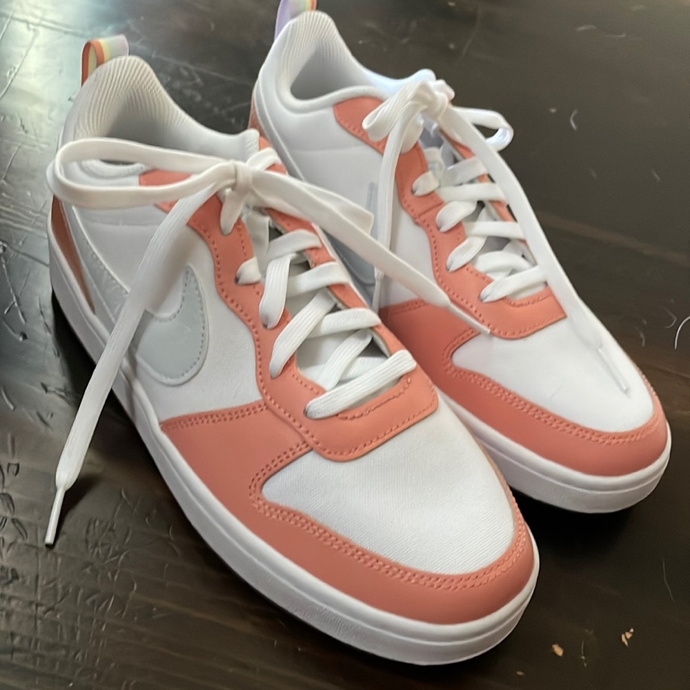 Nike Court Borough Low Sneakers